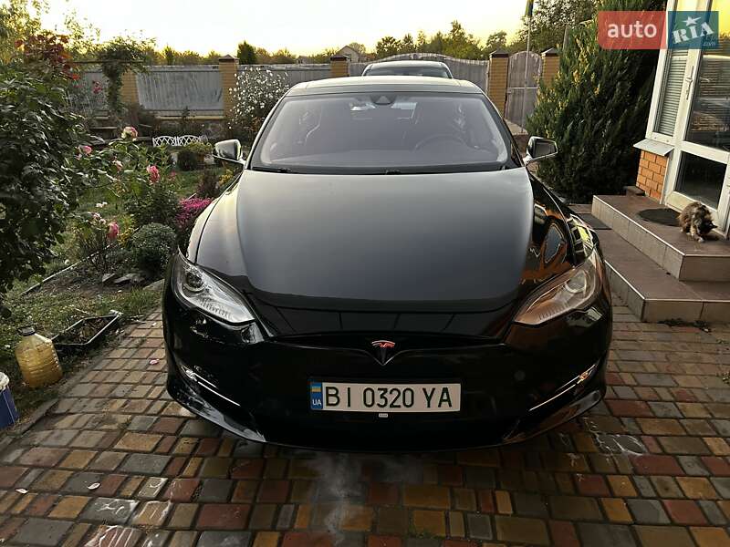 Ліфтбек Tesla Model S 2015 в Полтаві