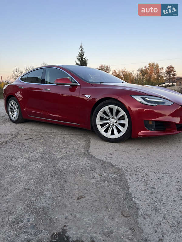 Tesla Model S 2016