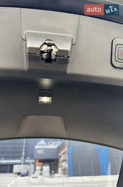 Лифтбек Tesla Model S 2019 в 