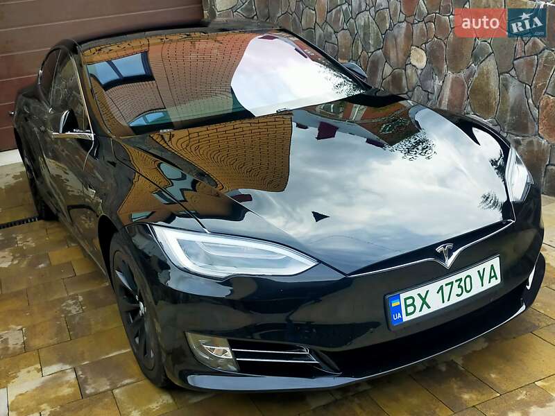 Лифтбек Tesla Model S 2017 в Хмельницком