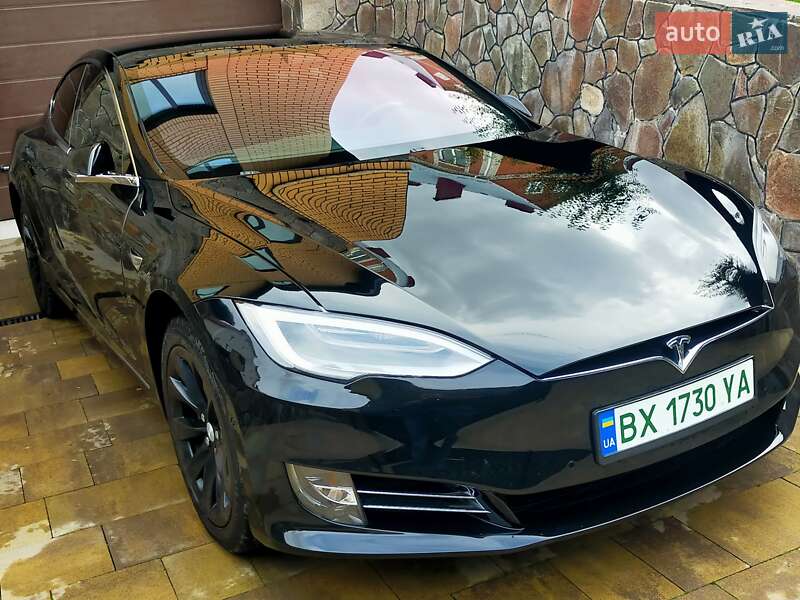 Лифтбек Tesla Model S 2017 в Хмельницком