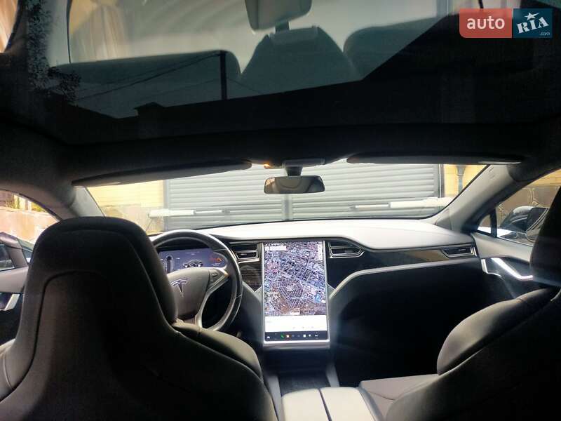 Лифтбек Tesla Model S 2017 в Хмельницком
