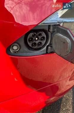 Лифтбек Tesla Model S 2015 в 