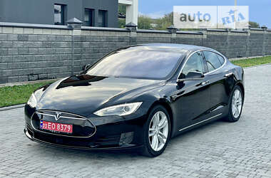 Ліфтбек Tesla Model S 2016 в Рівному