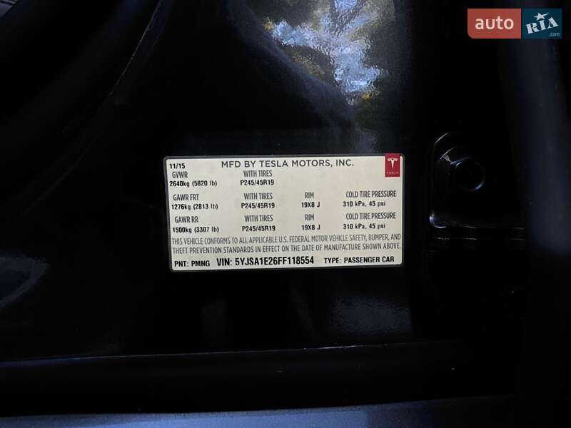 Лифтбек Tesla Model S 2015 в Львове