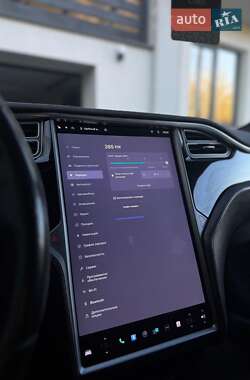 Лифтбек Tesla Model S 2015 в 