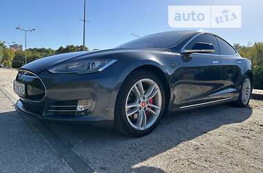 Ліфтбек Tesla Model S 2014 в Дніпрі