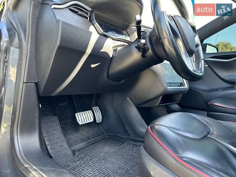 Ліфтбек Tesla Model S 2014 в Дніпрі