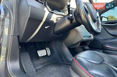 Лифтбек Tesla Model S 2014 в 