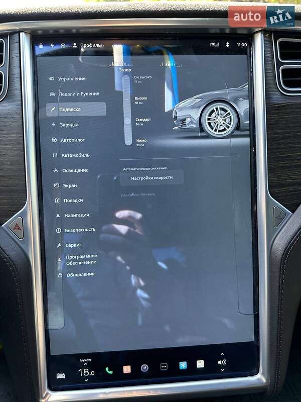 Ліфтбек Tesla Model S 2014 в Дніпрі