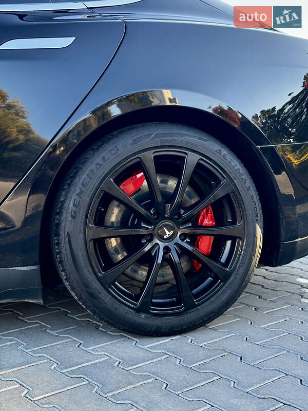 Ліфтбек Tesla Model S 2014 в Зборові