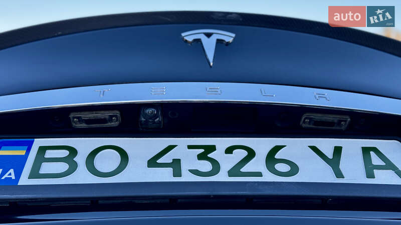 Ліфтбек Tesla Model S 2014 в Зборові