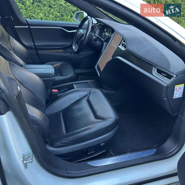 Лифтбек Tesla Model S 2016 в Львове фото 21 Лифтбек Tesla Model S 2016 в Львове