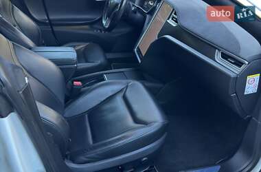 Лифтбек Tesla Model S 2016 в 