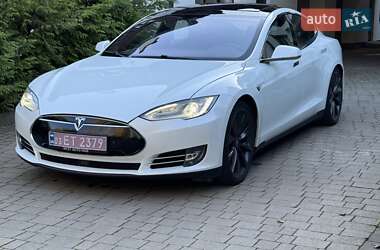 Лифтбек Tesla Model S 2016 в 