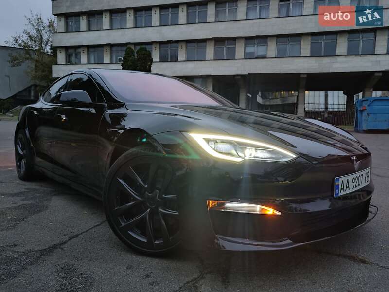Лифтбек Tesla Model S 2022 в Киеве