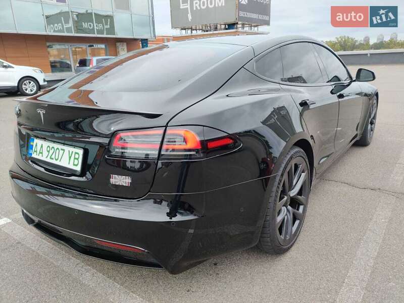 Лифтбек Tesla Model S 2022 в Киеве