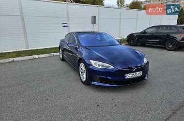Лифтбек Tesla Model S 2016 в Львове
