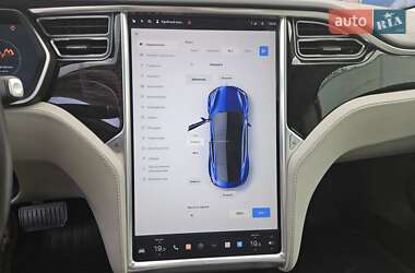 Лифтбек Tesla Model S 2016 в Львове