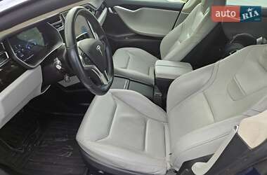 Лифтбек Tesla Model S 2016 в Львове
