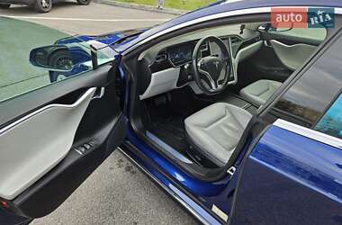 Лифтбек Tesla Model S 2016 в Львове