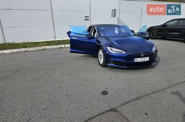 Лифтбек Tesla Model S 2016 в Львове