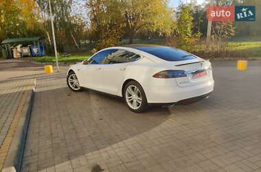 Ліфтбек Tesla Model S 2016 в Львові