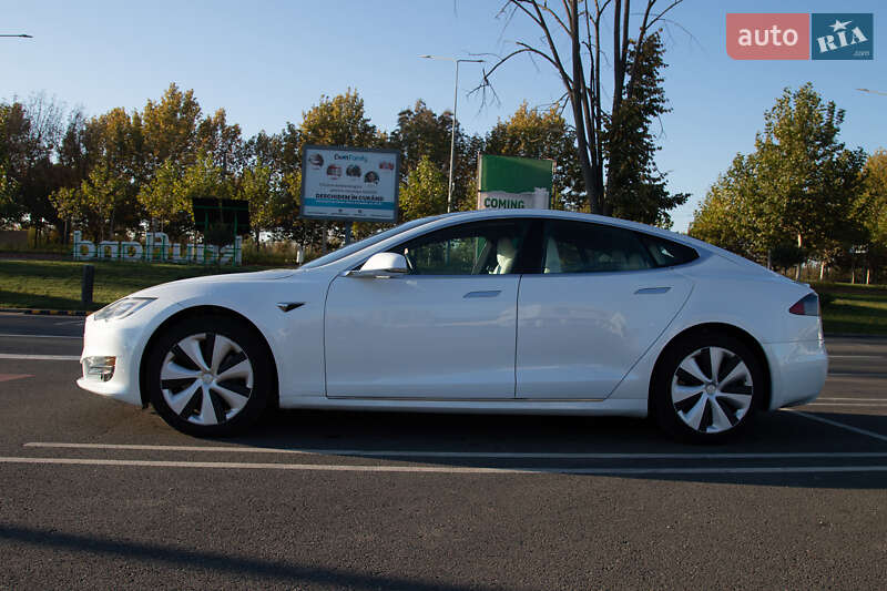 Ліфтбек Tesla Model S 2020 в Одесі