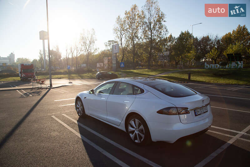 Ліфтбек Tesla Model S 2020 в Одесі фото 7 Ліфтбек Tesla Model S 2020 в Одесі