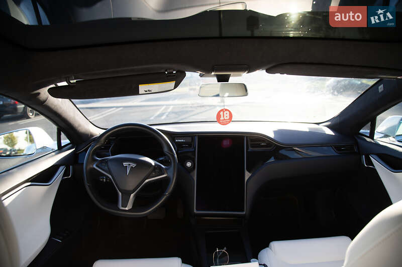 Ліфтбек Tesla Model S 2020 в Одесі