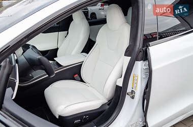 Лифтбек Tesla Model S 2023 в Киеве