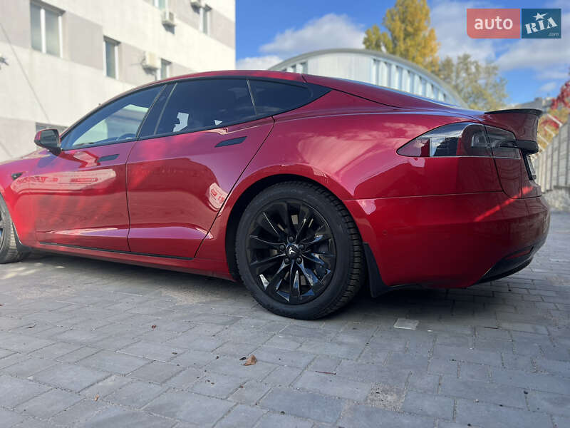 Лифтбек Tesla Model S 2019 в Виннице