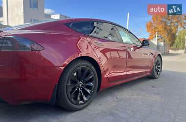 Лифтбек Tesla Model S 2019 в Виннице