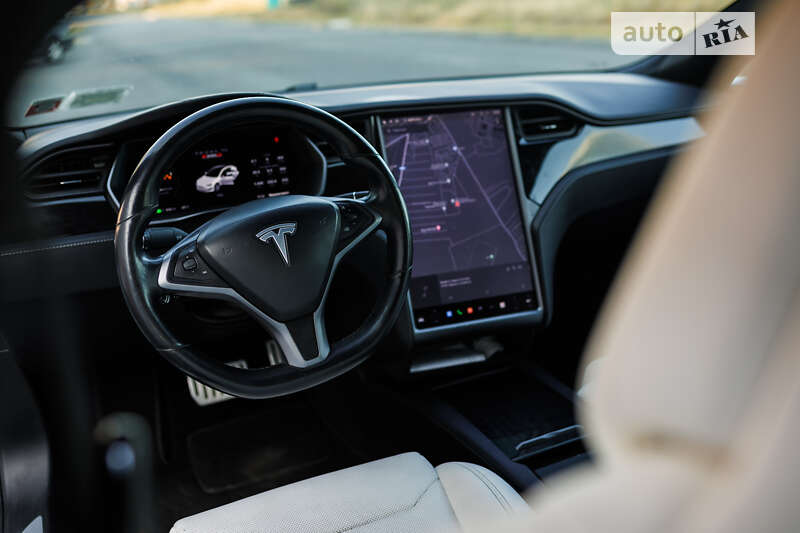 Лифтбек Tesla Model S 2018 в Виннице