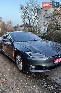 Ліфтбек Tesla Model S 2017 в Львові