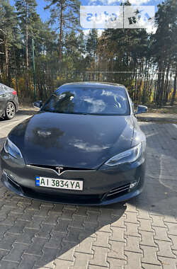 Лифтбек Tesla Model S 2016 в Киеве