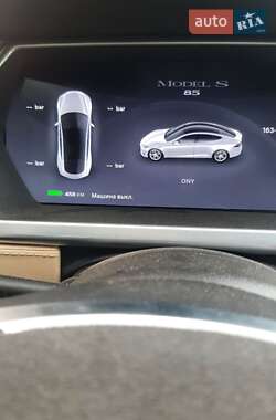 Лифтбек Tesla Model S 2013 в 