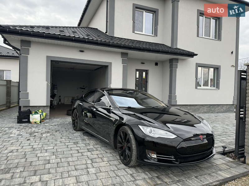Ліфтбек Tesla Model S 2013 в Івано-Франківську