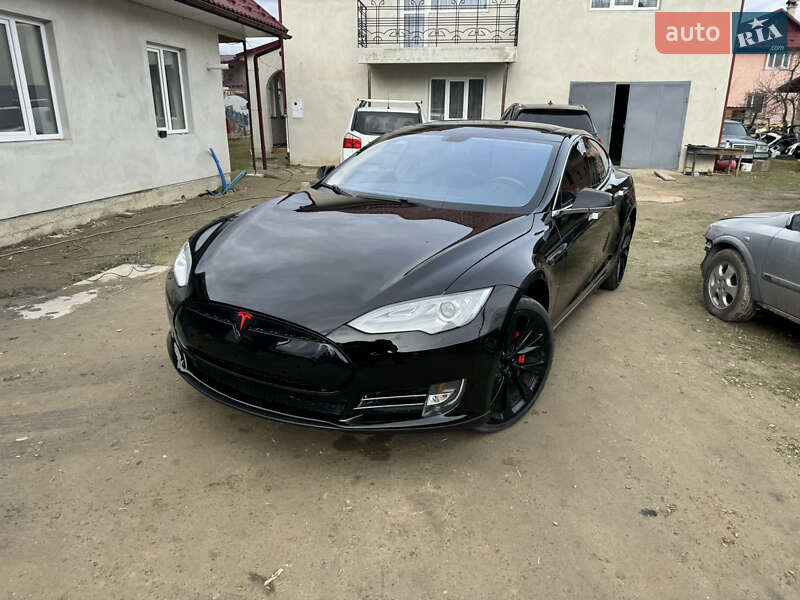 Ліфтбек Tesla Model S 2013 в Івано-Франківську
