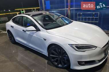 Лифтбек Tesla Model S 2016 в Каменец-Подольском