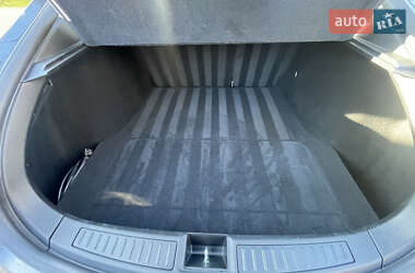 Лифтбек Tesla Model S 2016 в Львове