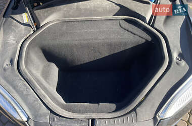 Лифтбек Tesla Model S 2016 в Львове