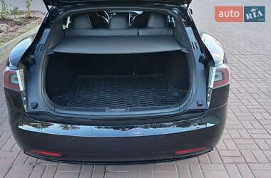 Лифтбек Tesla Model S 2017 в 
