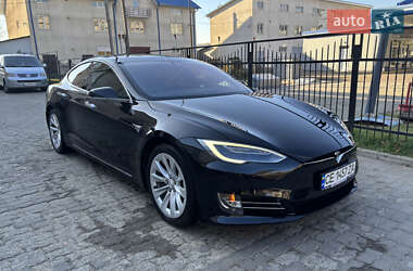 Ліфтбек Tesla Model S 2017 в Чернівцях