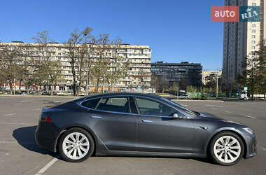 Лифтбек Tesla Model S 2016 в 