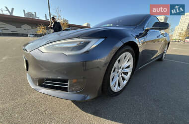 Лифтбек Tesla Model S 2016 в 