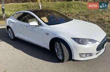 Ліфтбек Tesla Model S 2014 в Львові