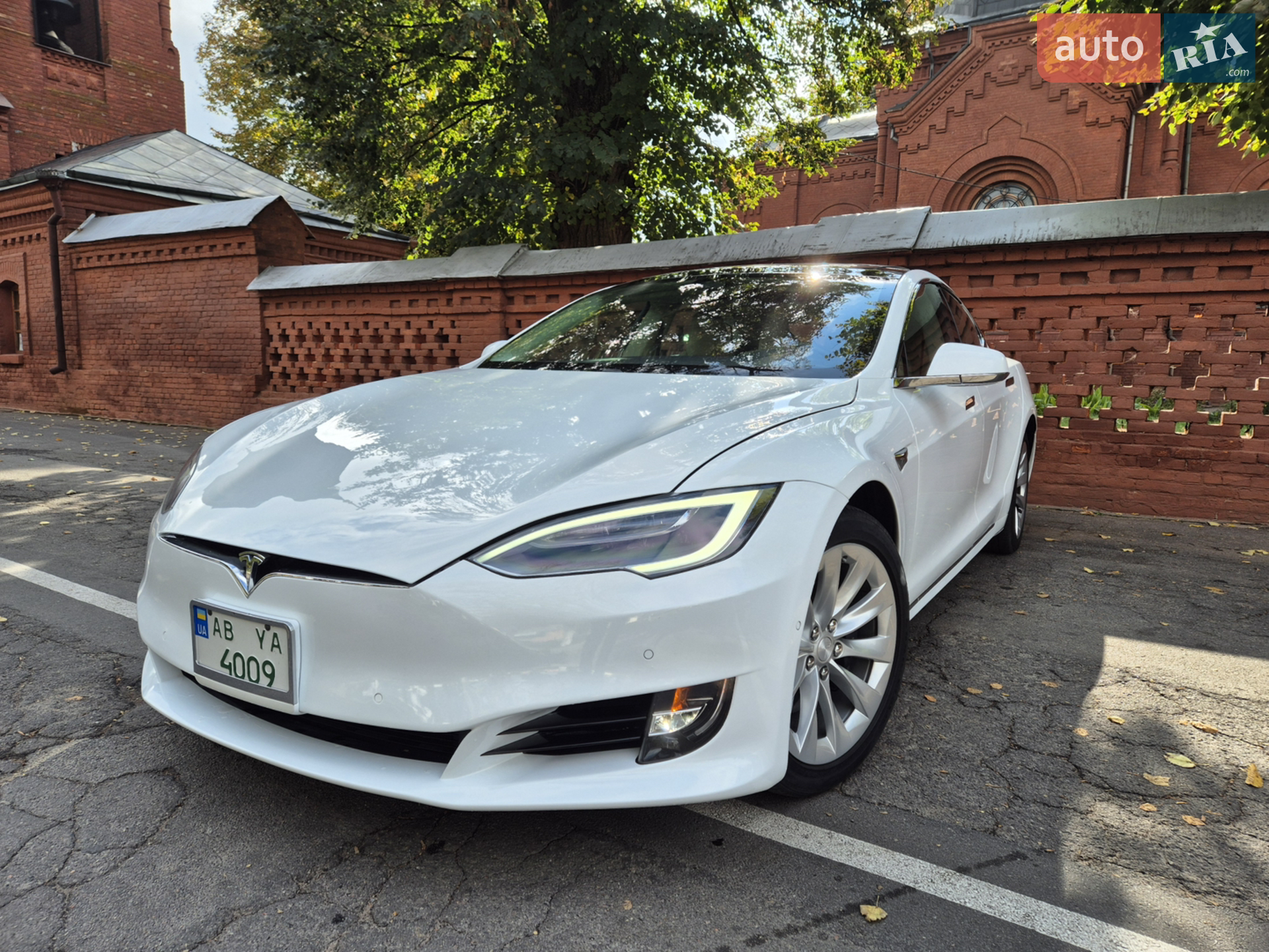 2016 Tesla Model S - фото 1