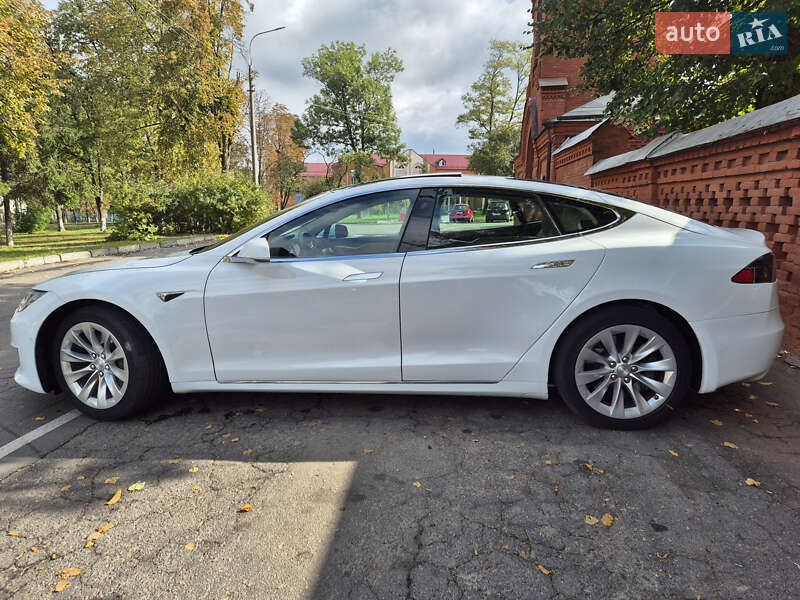 Ліфтбек Tesla Model S 2016 в Вінниці