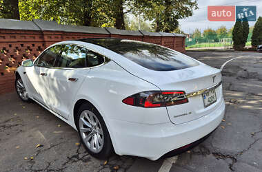 Ліфтбек Tesla Model S 2016 в Вінниці